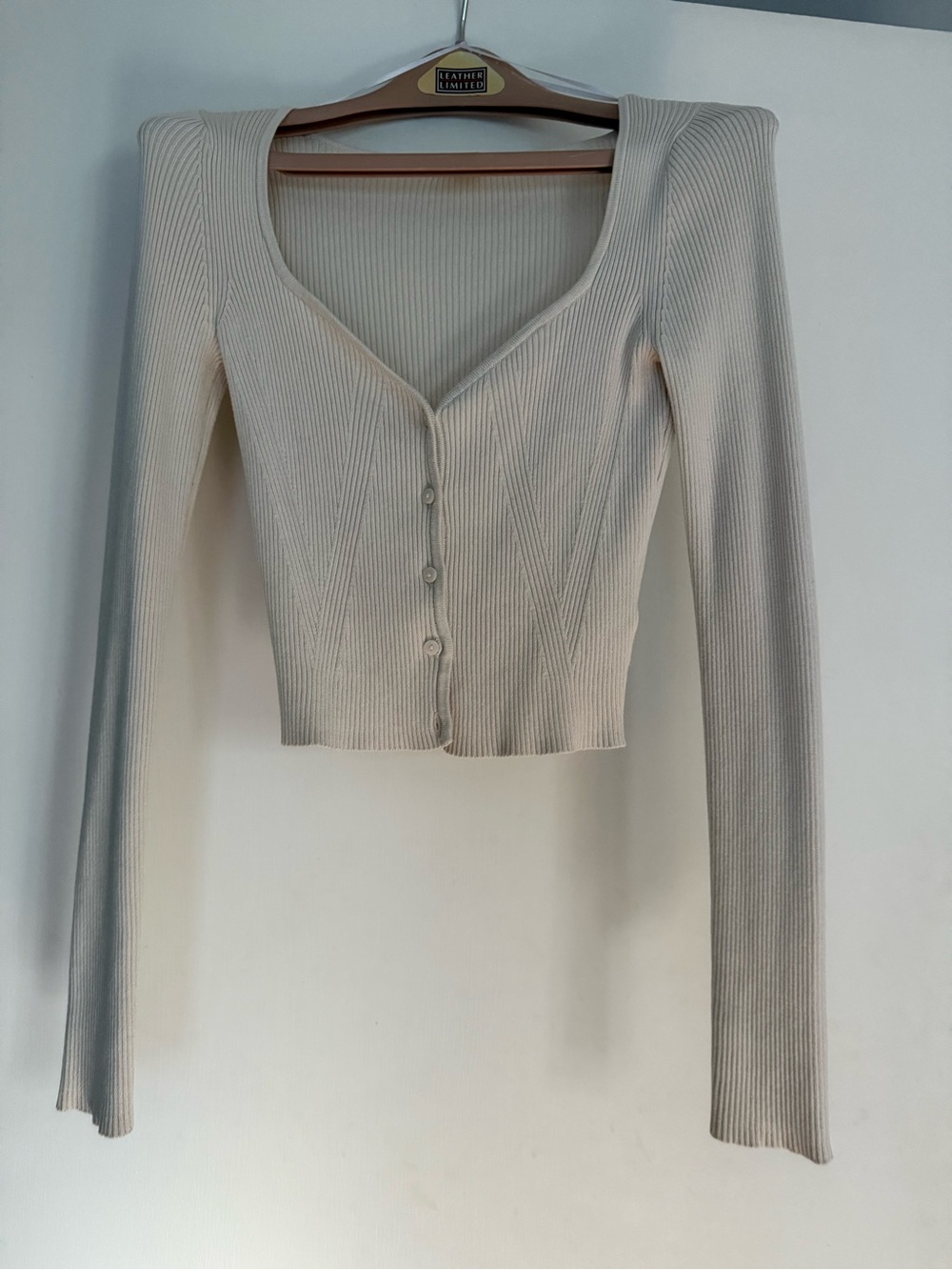 H&M Sweetheart Neckline Ribbed Knit Cropped Cardigan in Cream XS